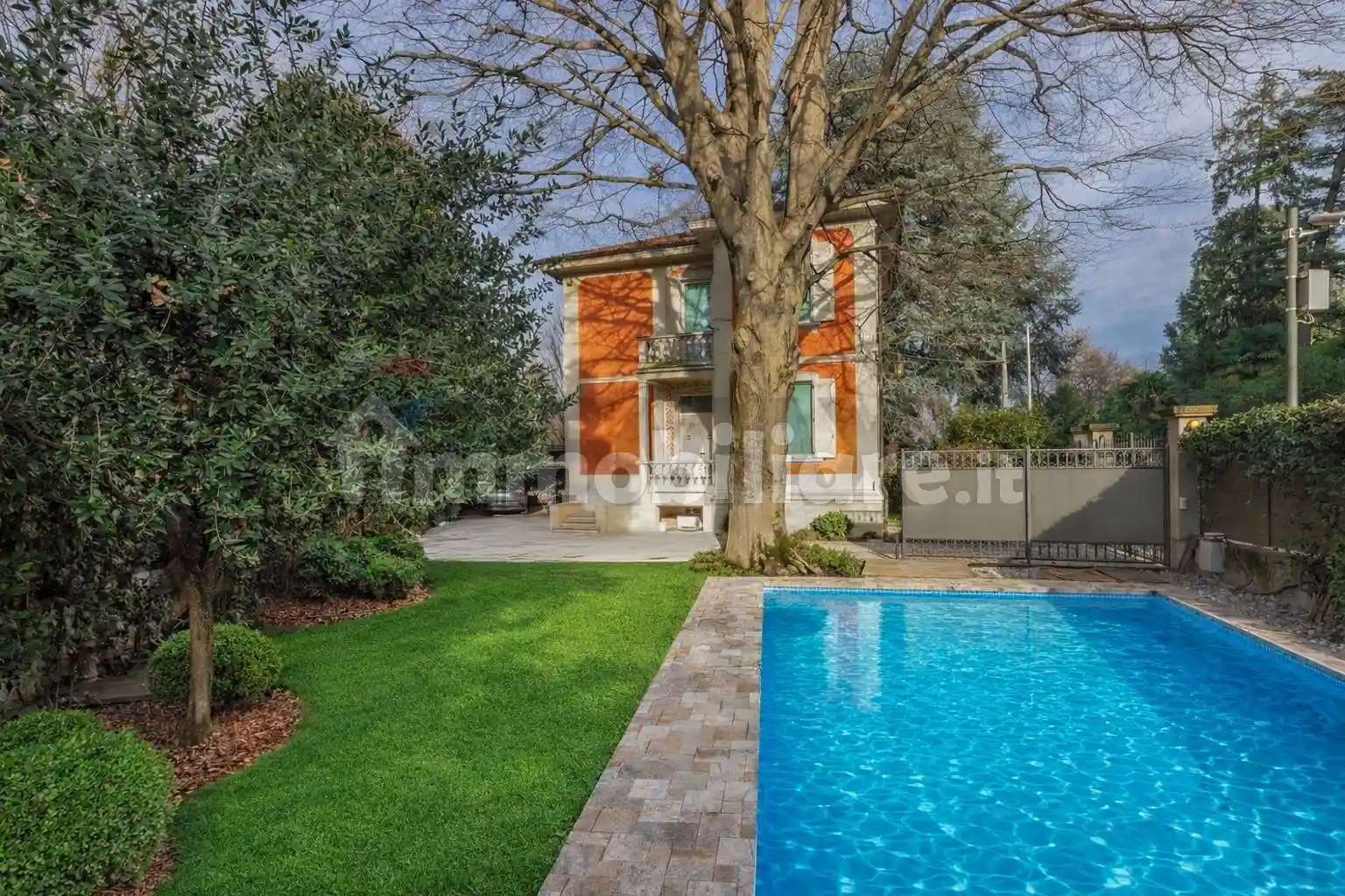 Villa in vendita a Varese