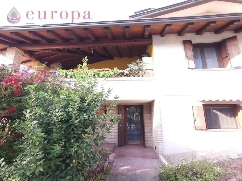 Villa in vendita a Prata di Pordenone