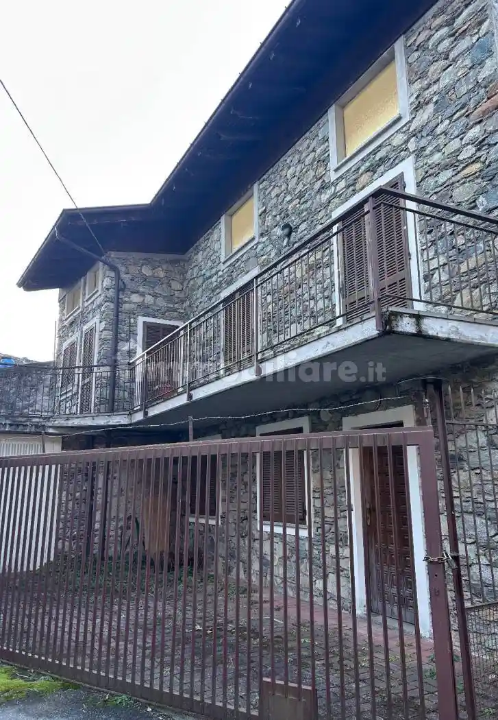 Villa in vendita a Sondrio