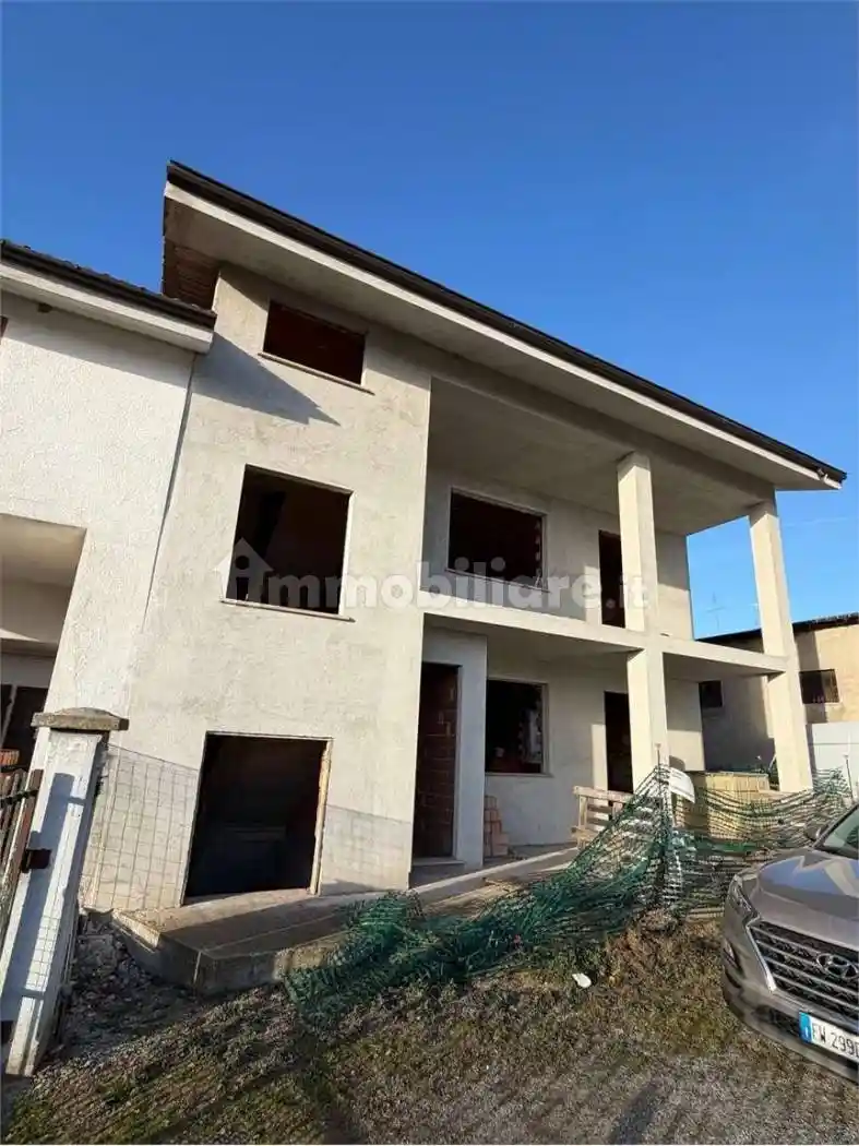 Casa indipendente in vendita a Magliano Alpi