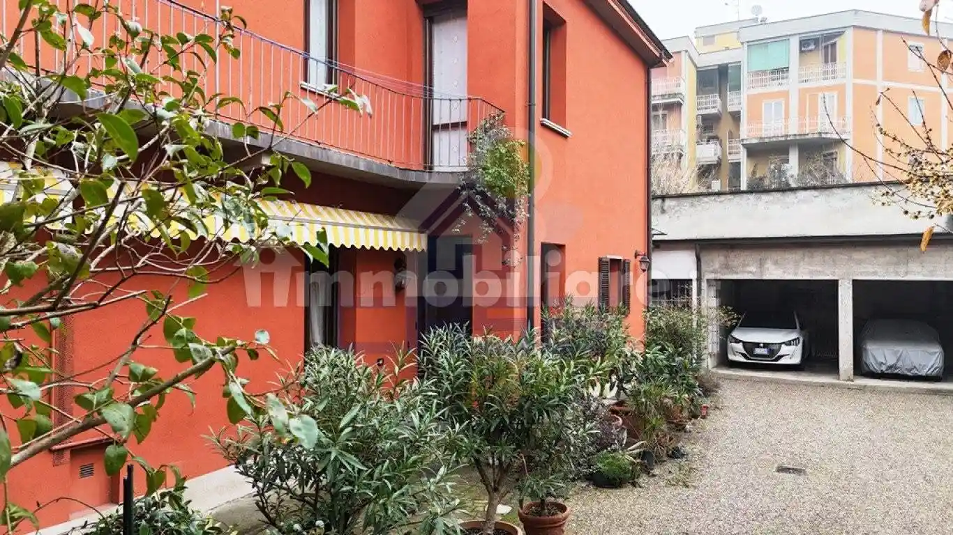 Casa indipendente in vendita a Cremona