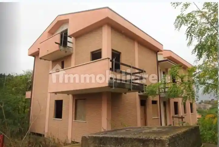 Villa in vendita a Montelupone