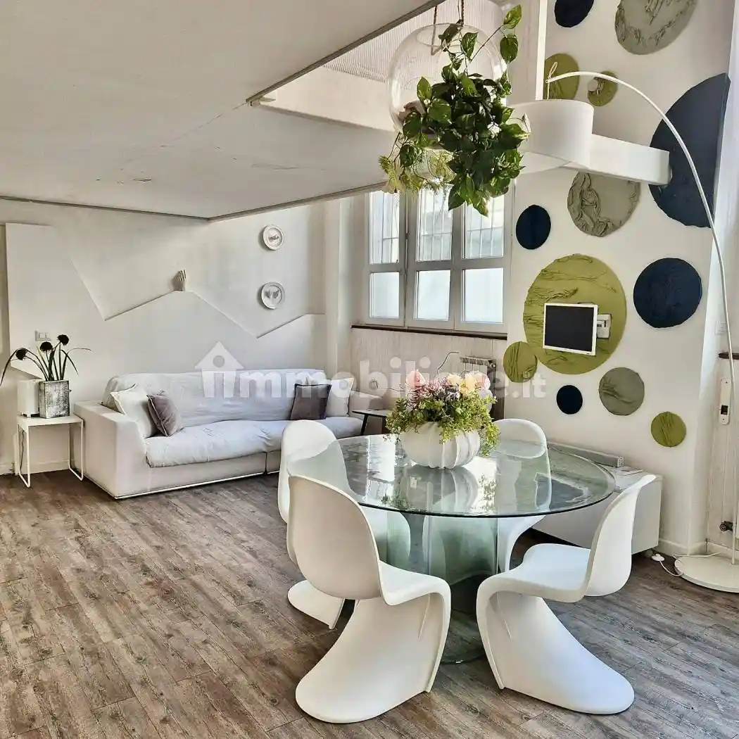 Casa indipendente in affitto a Milano