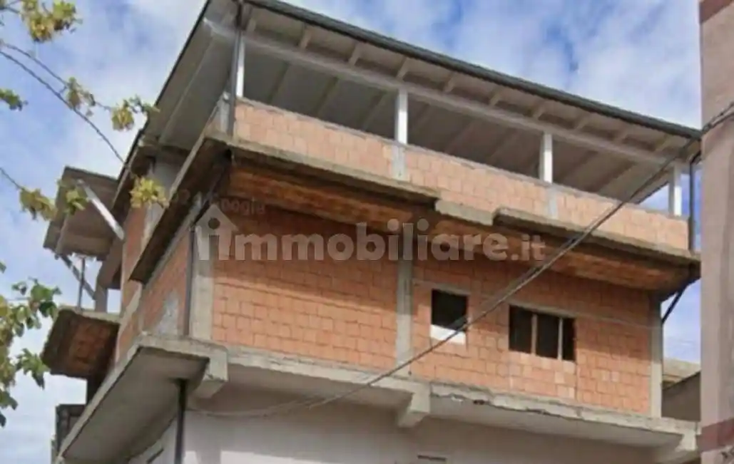 Palazzo - Edificio in vendita a Gioia Tauro