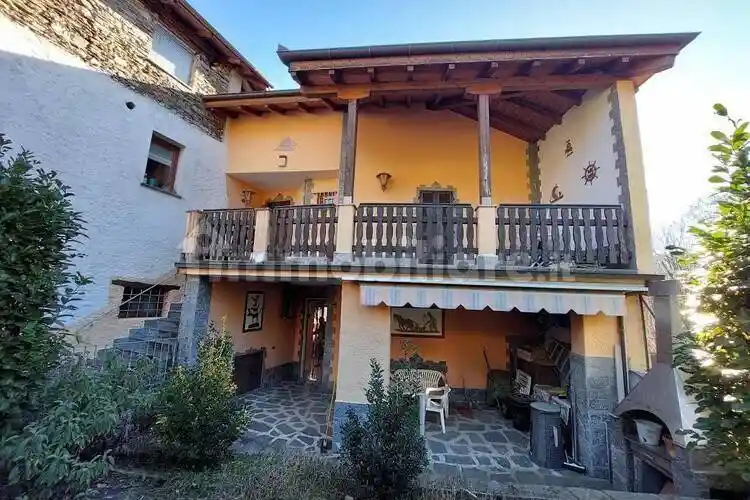 Villa in vendita a Pettenasco