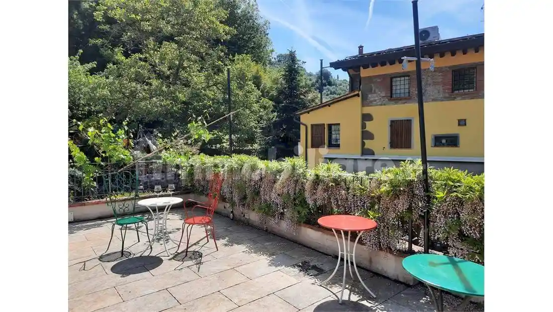 Villa in vendita a Montecatini-Terme