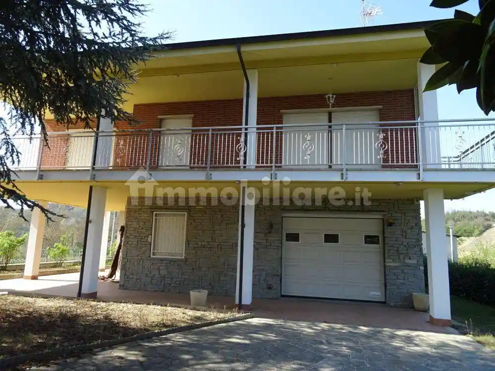 Villa in affitto a Baldissero d'Alba