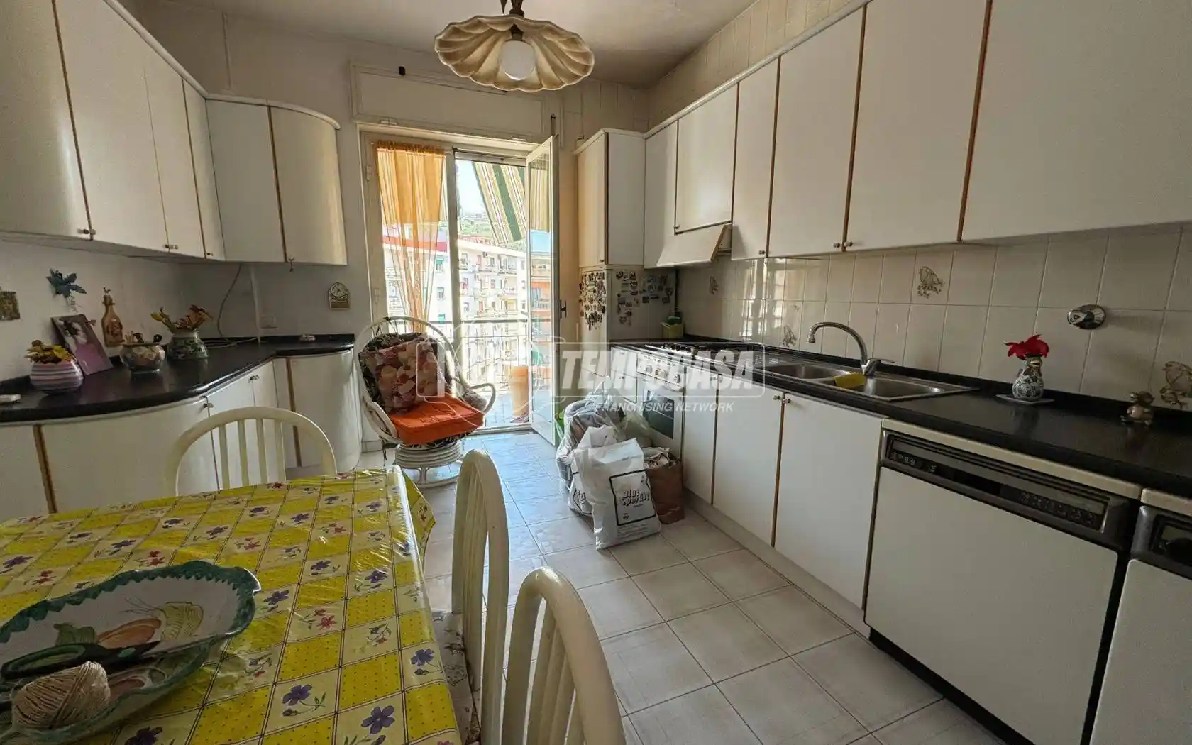 Appartamento in vendita a Napoli