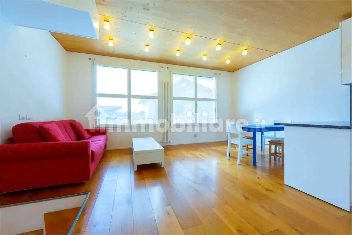 Villa in affitto a Faloppio