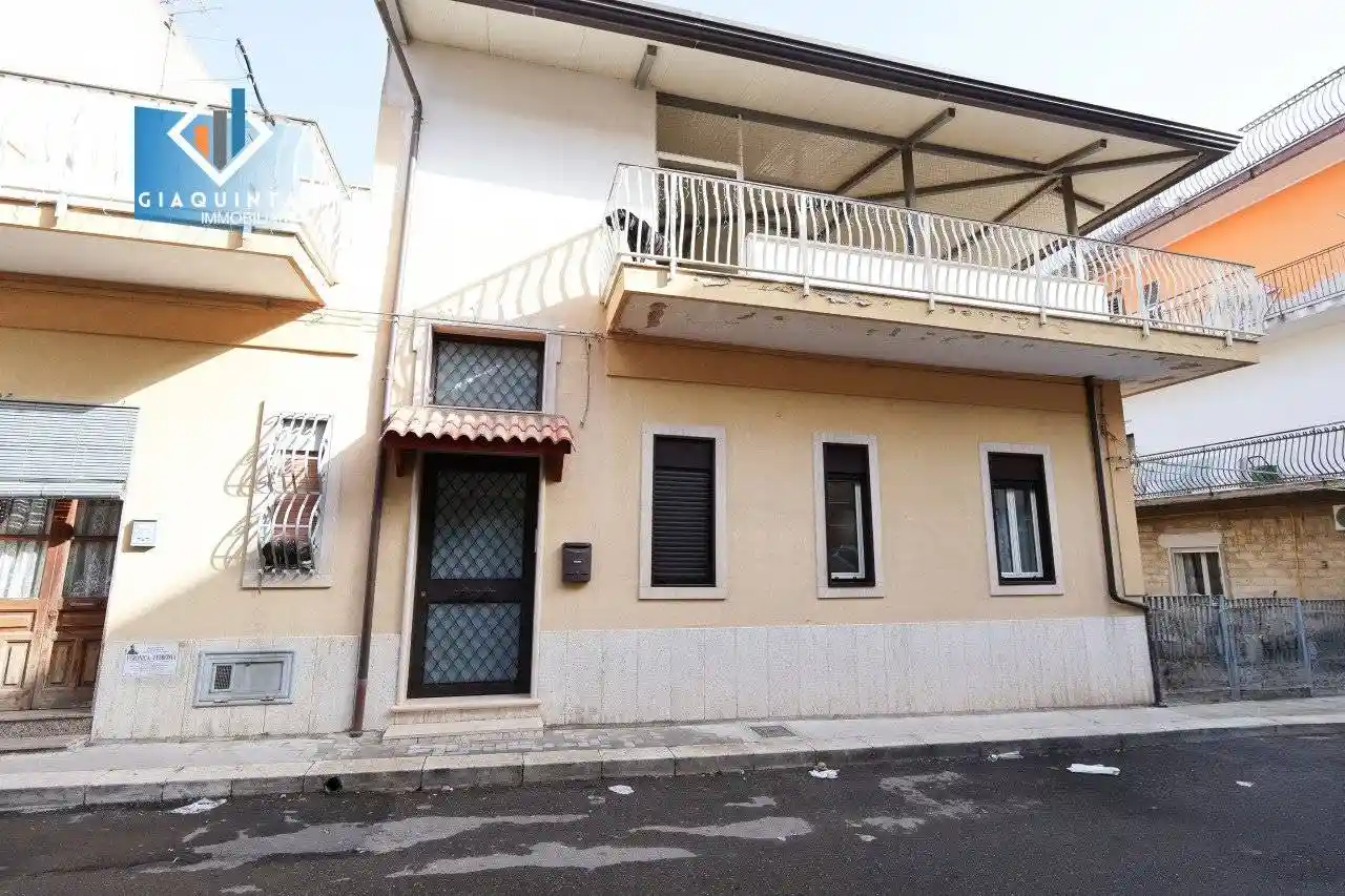 Casa indipendente in vendita a Palagonia