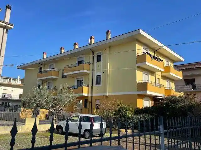 Appartamento in affitto a Pineto