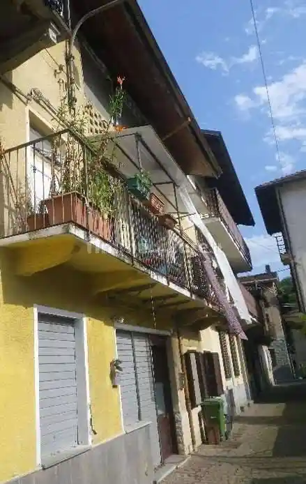 Casa indipendente in vendita a Rocca Canavese