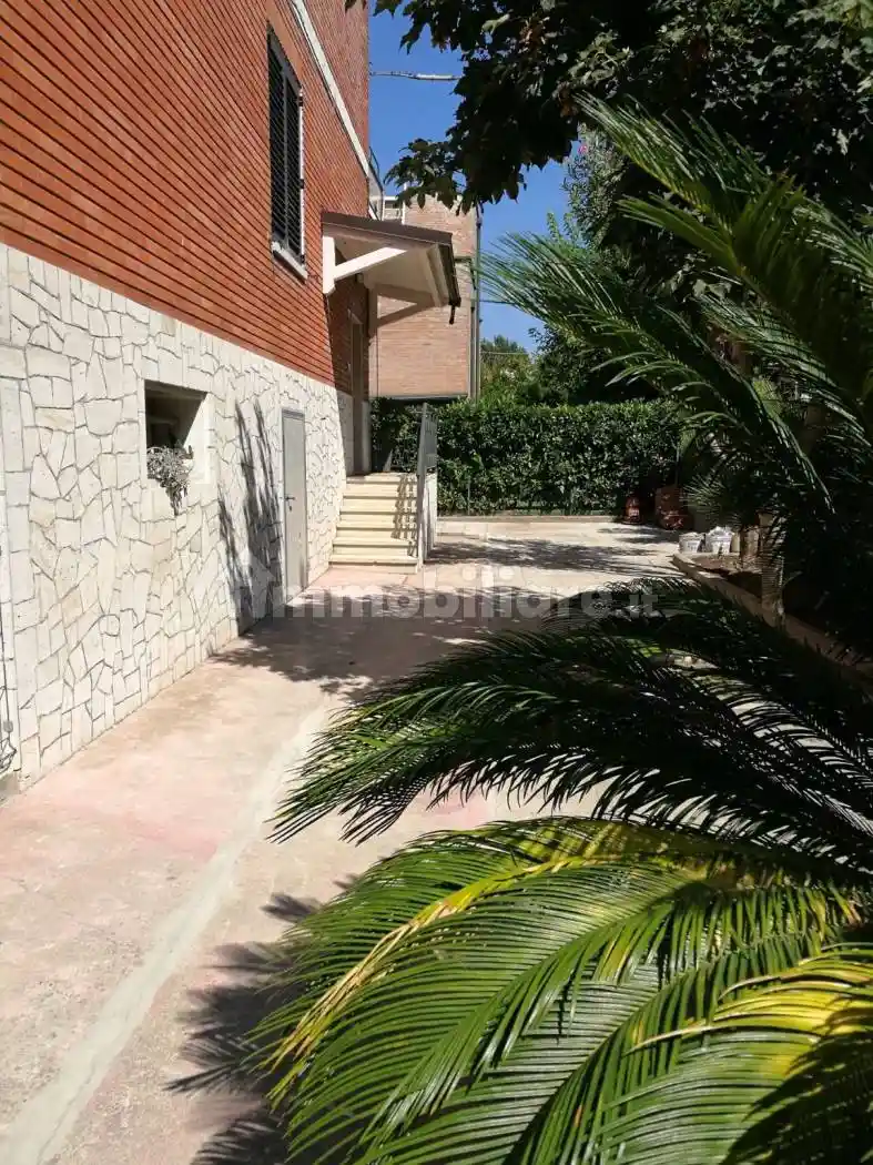 Villa in vendita a Calderara di Reno