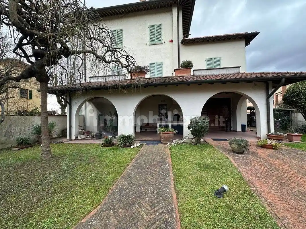 Rustico - Casale in vendita a Città di Castello