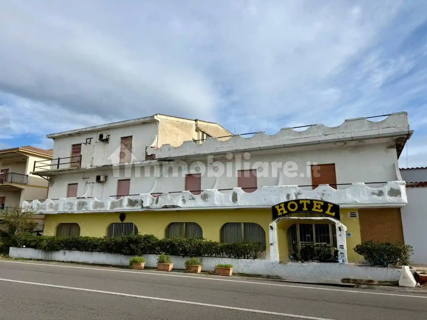 Palazzo - Edificio in vendita a Gizzeria