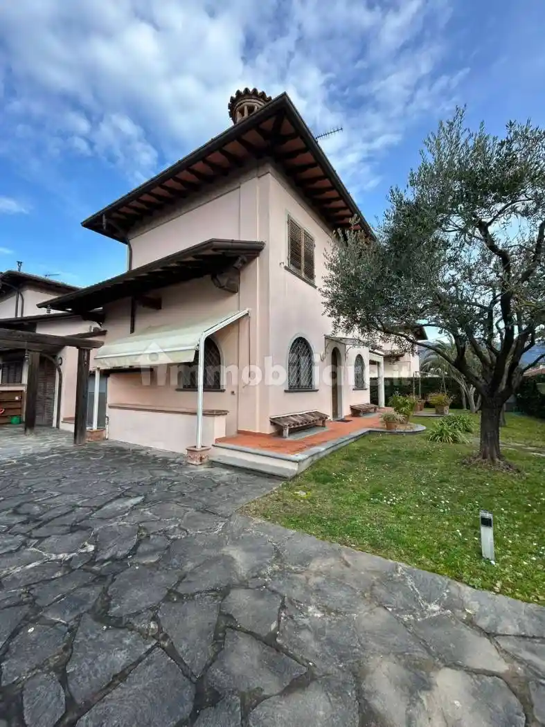 Villa in vendita a Pietrasanta