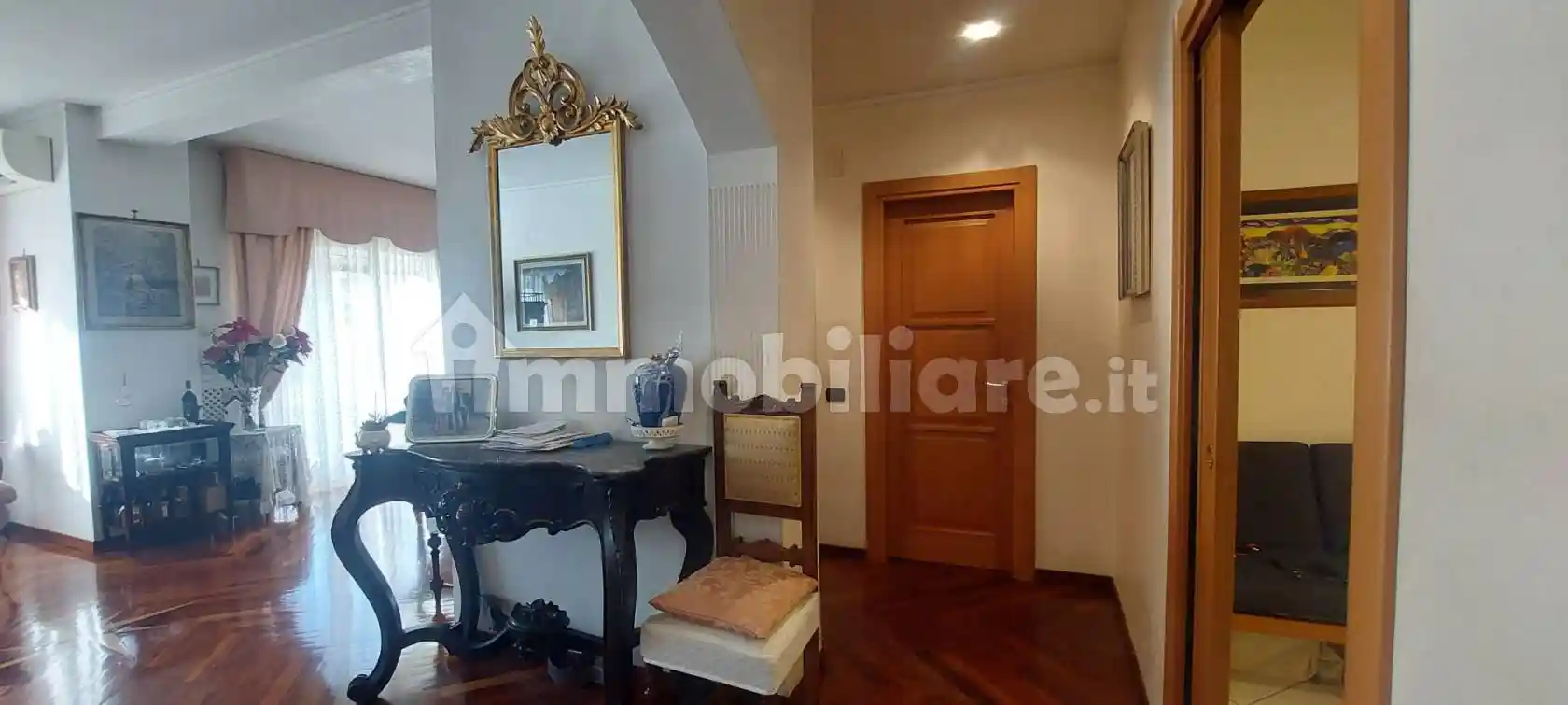 Appartamento in vendita a Napoli