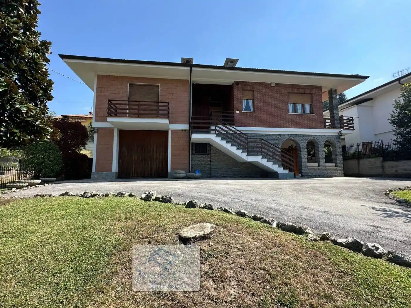 Villa in vendita a Diano d'Alba