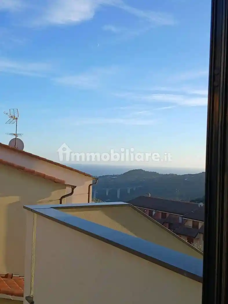 Appartamento in vendita a Civezza