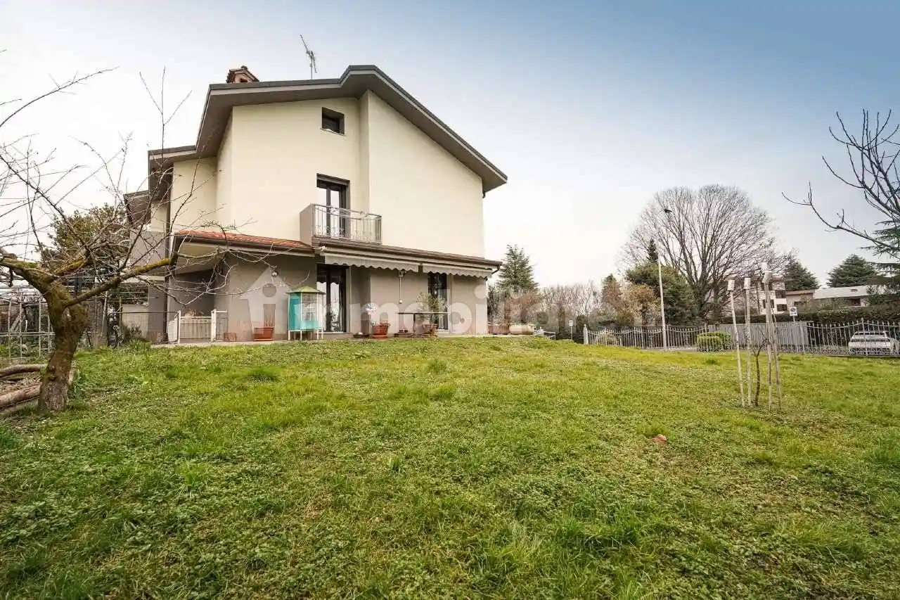Casa indipendente in vendita a Medolago