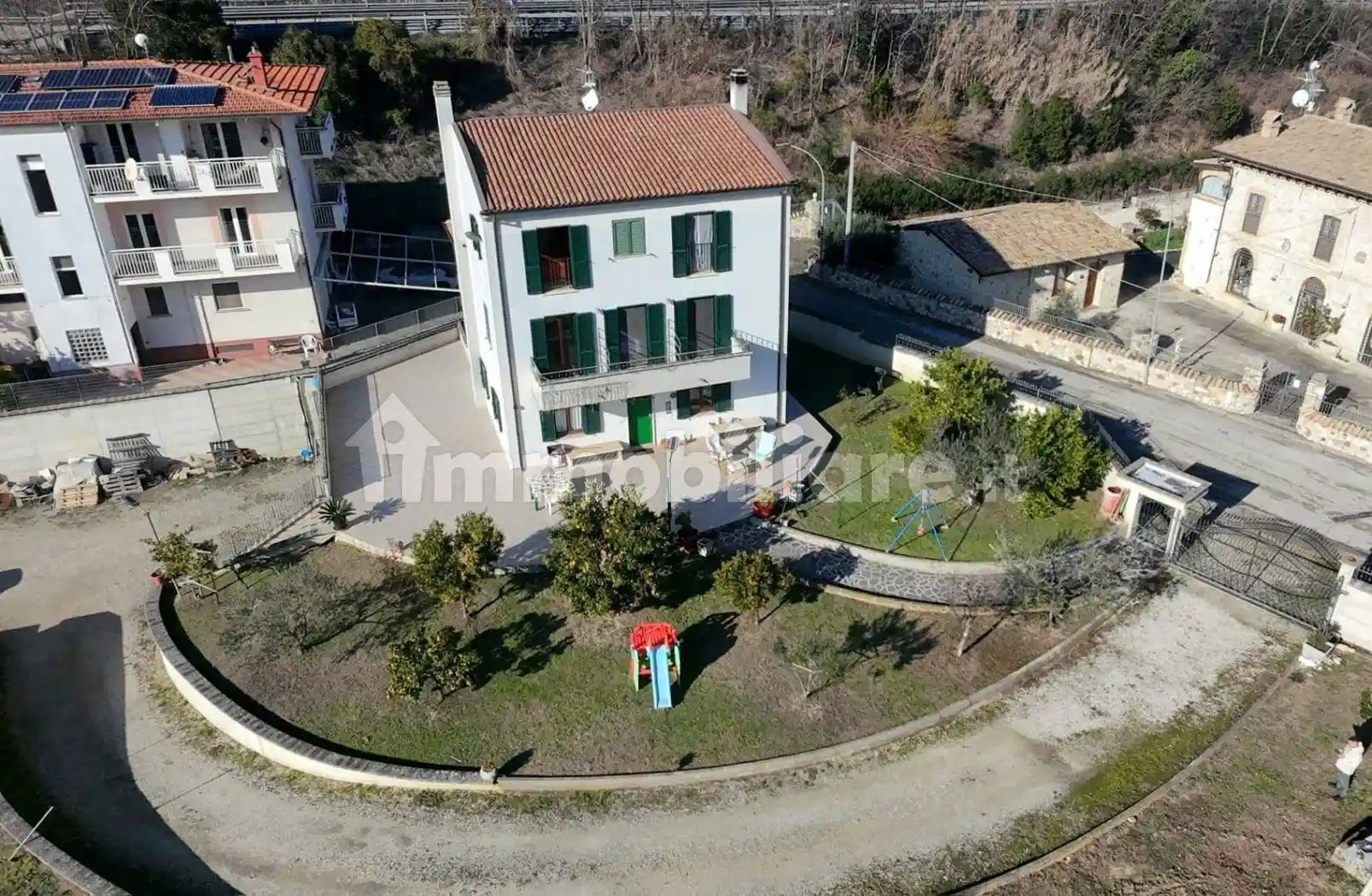 Villa in vendita a Perano