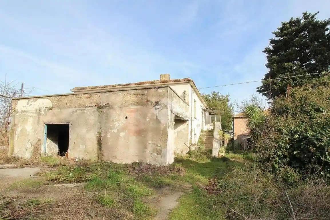 Casa indipendente in vendita a Cappelle sul Tavo
