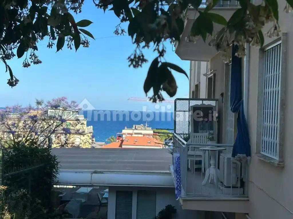 Appartamento in vendita a Alassio