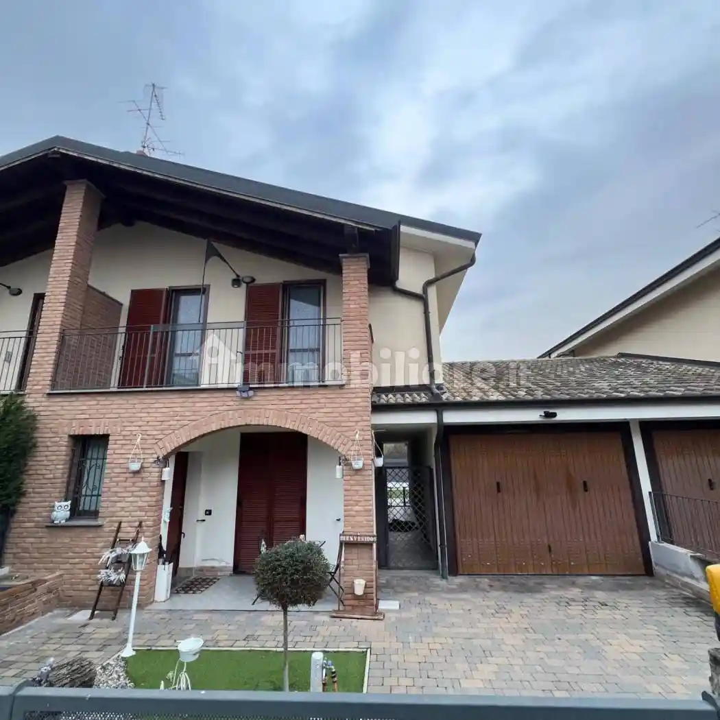 Villetta a schiera in vendita a Borgolavezzaro