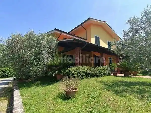 Villa in vendita a Lucca