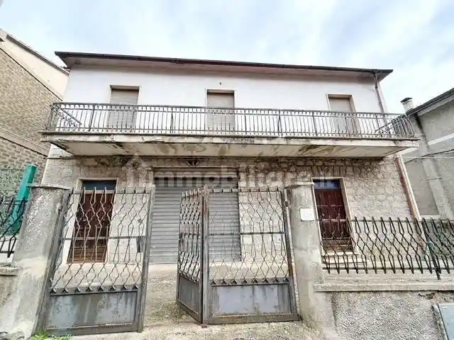 Casa indipendente in vendita a Montefiascone
