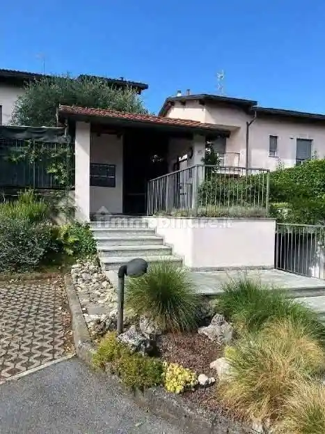 Appartamento in vendita a Costa Masnaga