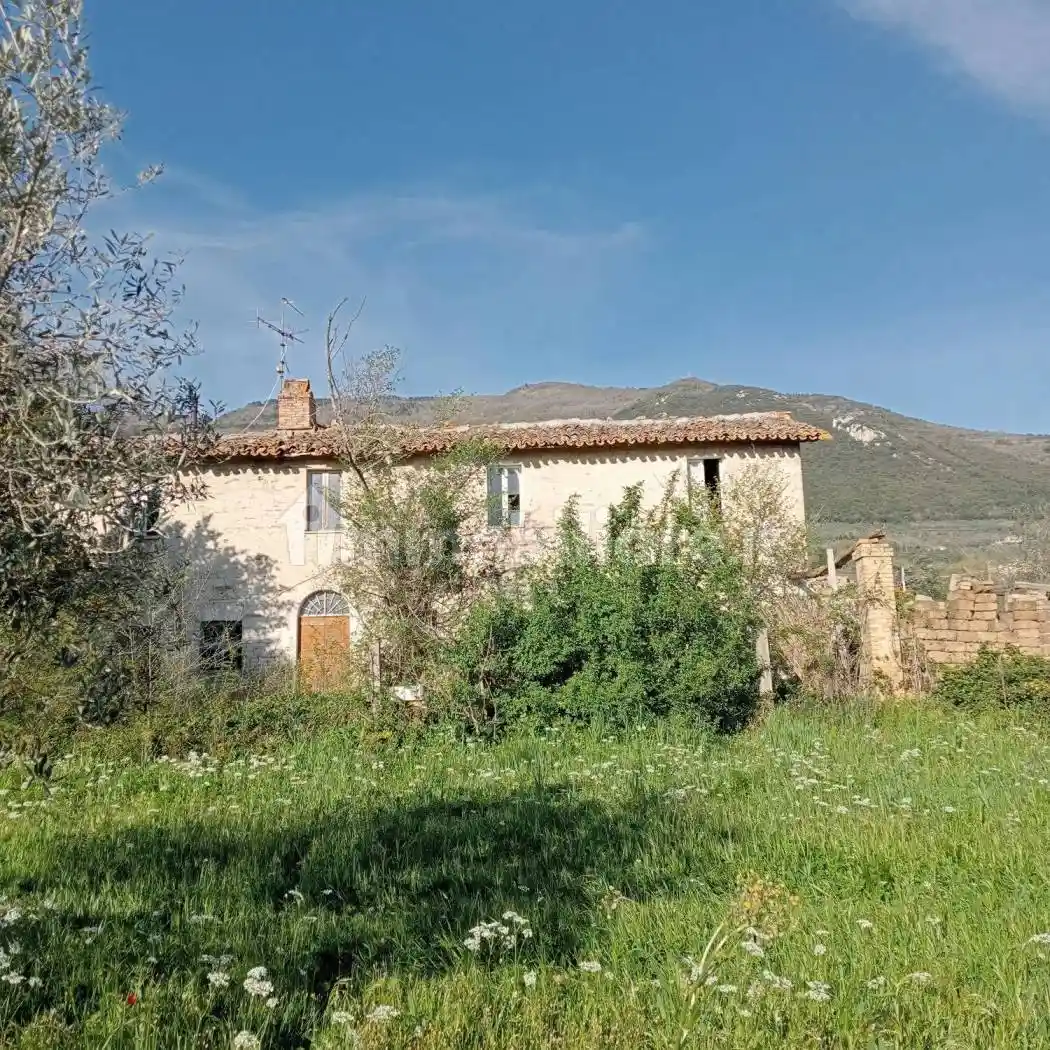 Rustico - Casale in vendita a Assisi