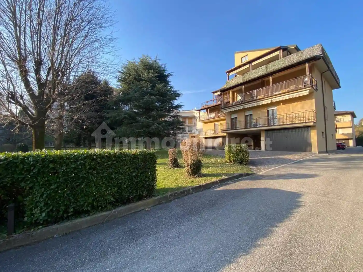 Appartamento in vendita a Usmate Velate