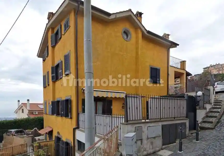 Appartamento in vendita a Rocca di Papa