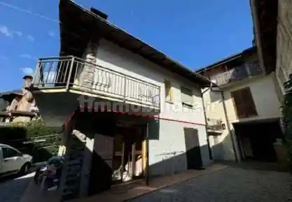 Appartamento in vendita a Introbio