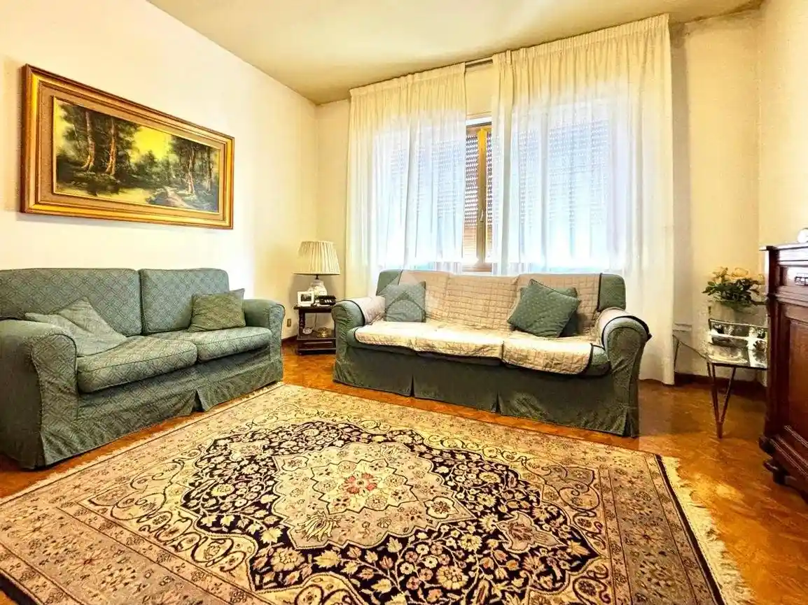 Casa indipendente in vendita a Prato