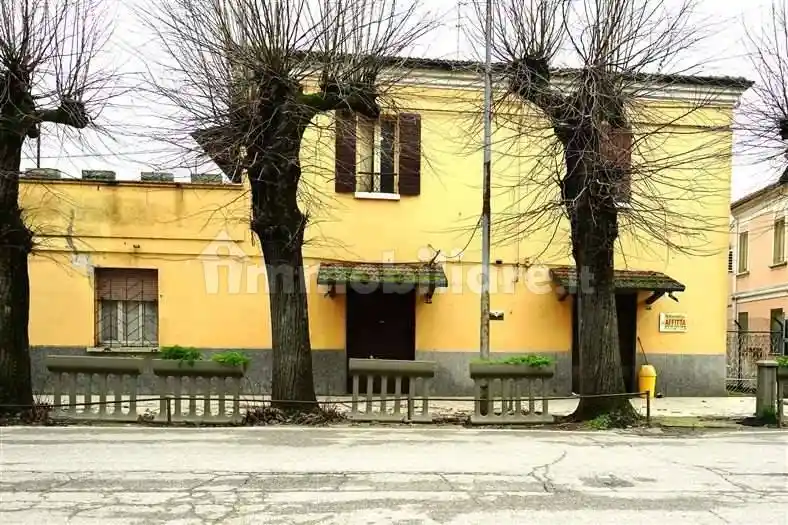 Palazzo - Edificio in vendita a Ferrara