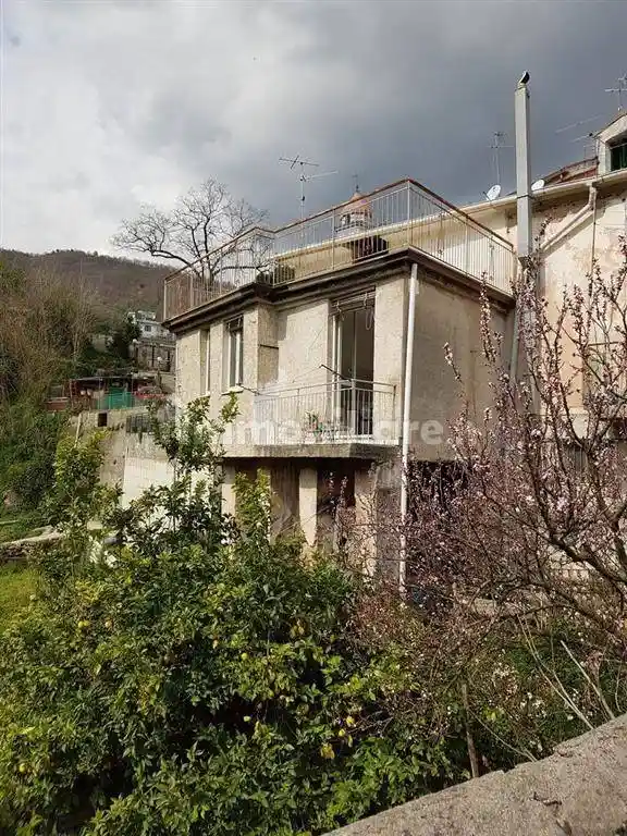 Casa indipendente in vendita a Pellezzano