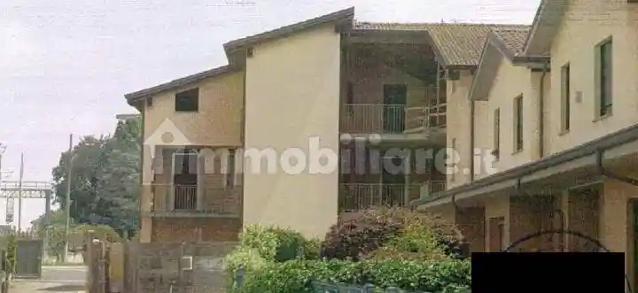 Palazzo - Stabile in vendita a Sannazzaro de' Burgondi