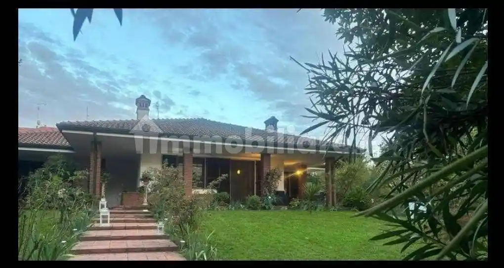 Villa in affitto a Ozzero