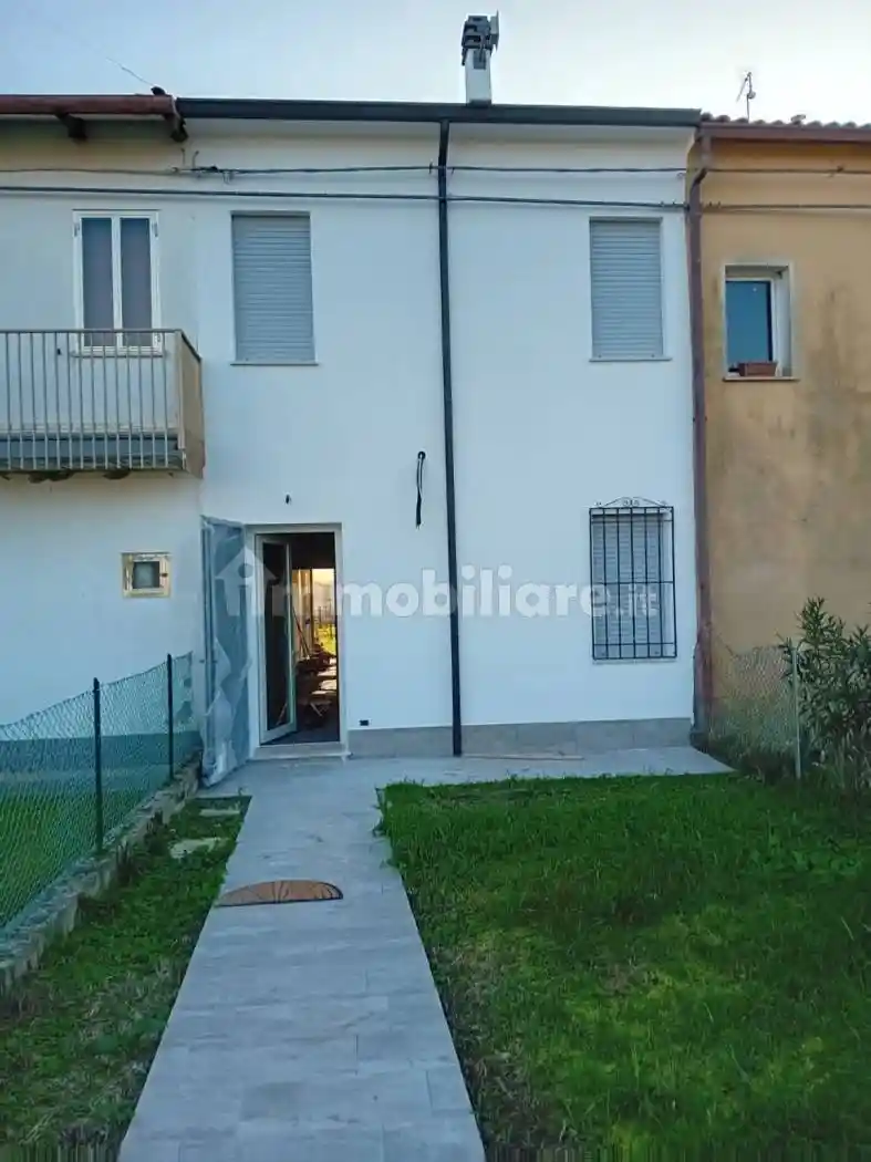 Casa indipendente in affitto a Riva del Po