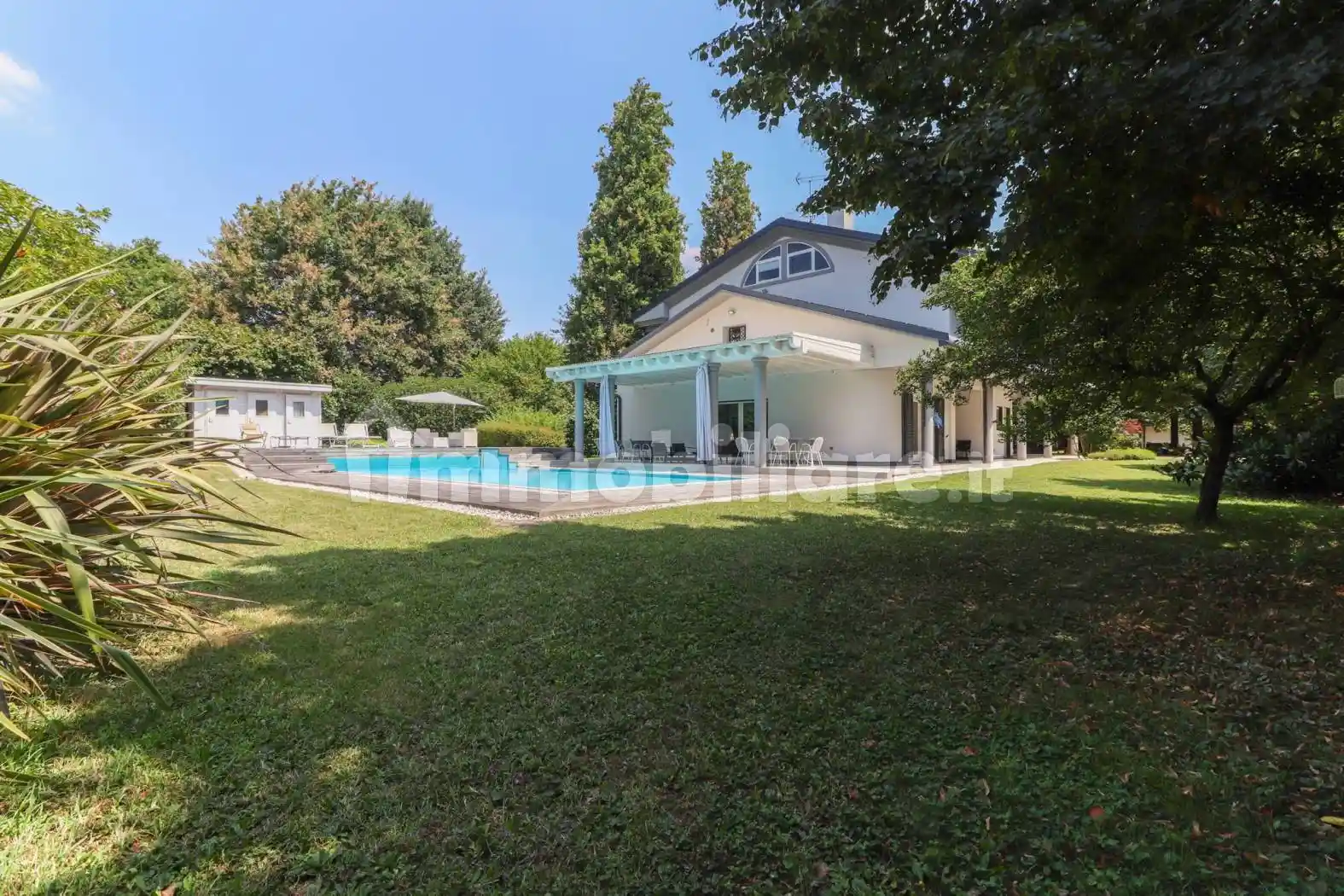 Villa in vendita a Cento