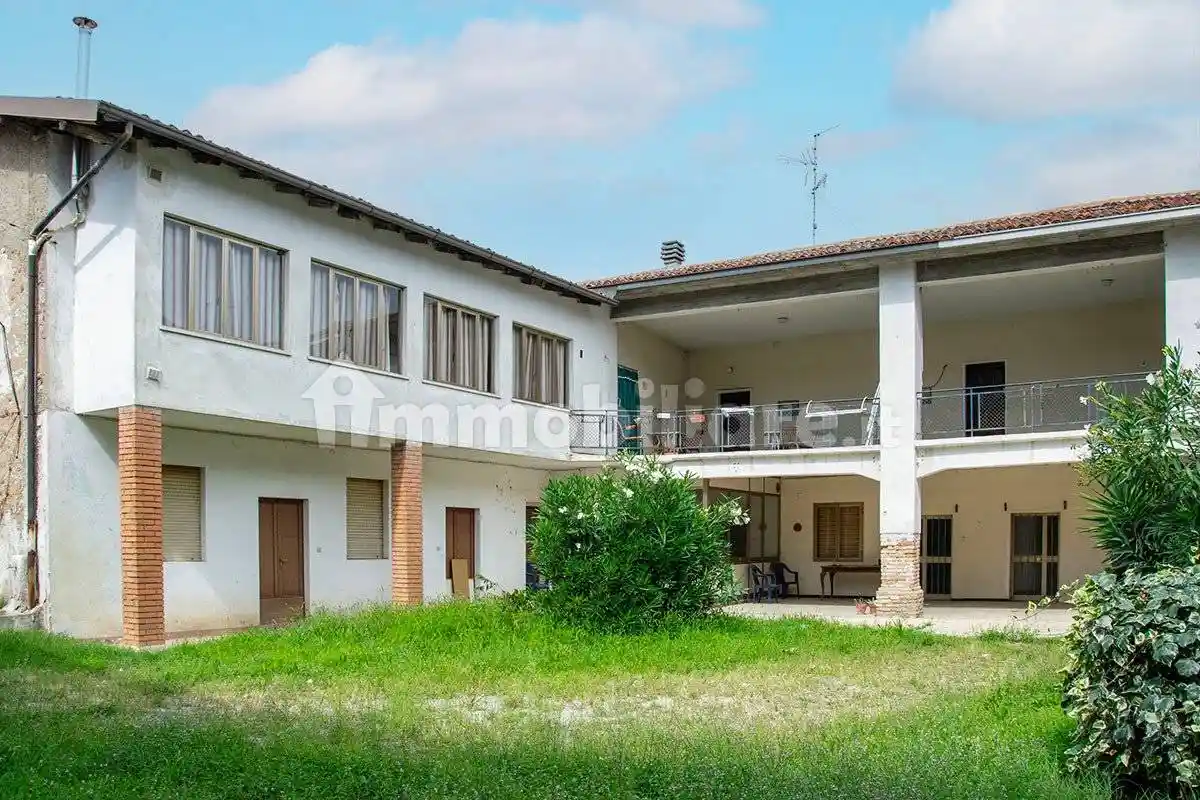 Rustico - Casale in vendita a Cologne