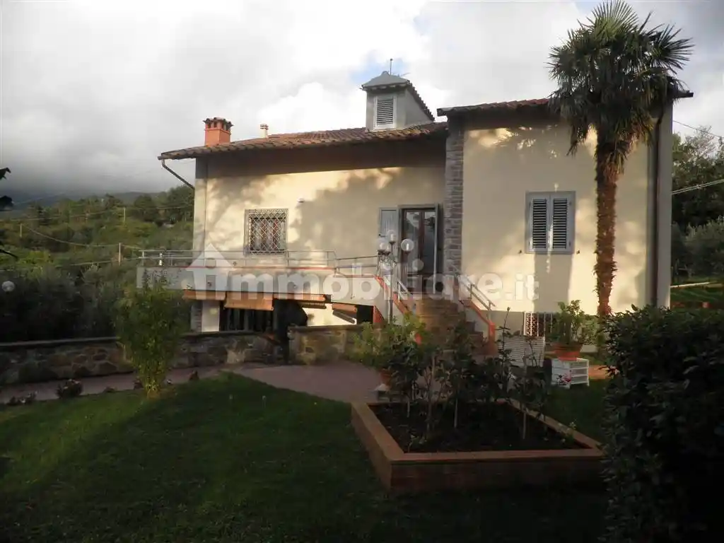 Villa in vendita a Castelfranco Piandisco