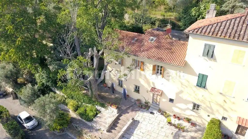 Villa in vendita a Prato