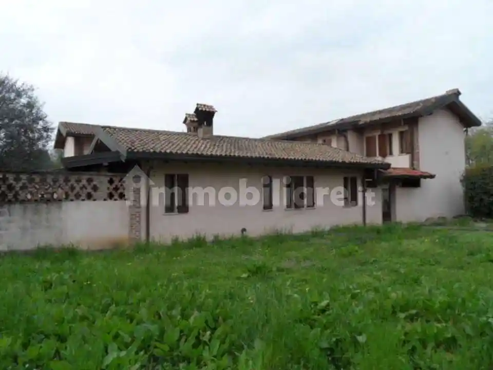 Casa indipendente in vendita a Milano