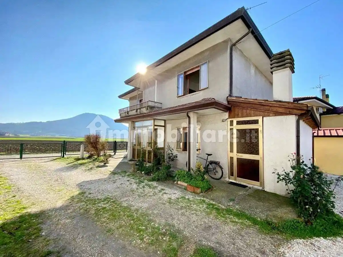 Casa indipendente in affitto a Lozzo Atestino