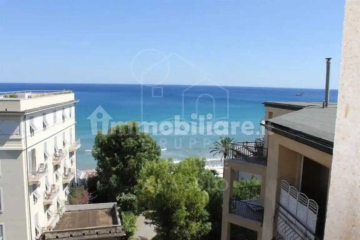 Appartamento in vendita a Alassio