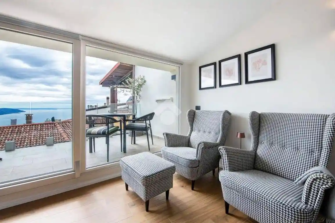 Palazzo - Edificio in vendita a Tignale