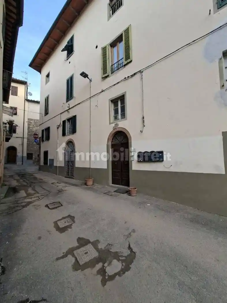 Appartamento in vendita a Bucine